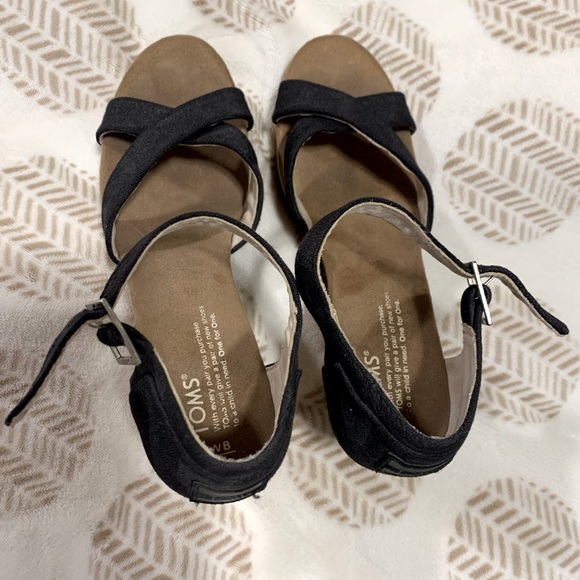 Tom’s Black Wedges - Picture 2 of 6